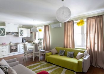 A város határán - 90m2-es lakás színes, barátságos, kényelmes, angolos lakberendezéssel