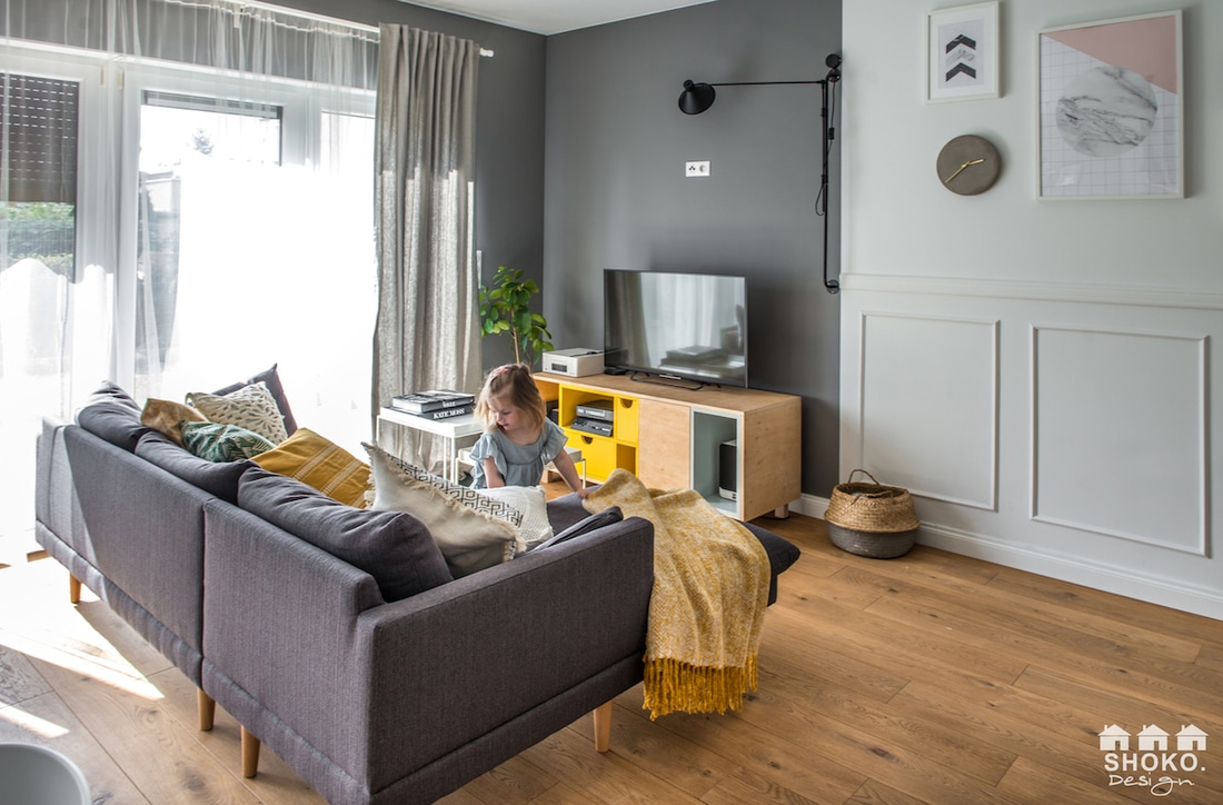 Modern, könnyed, világos közösségi tér - nappali, konyha, étkező - kellemes színekkel, textúrákkal, mintákkal - boho chic