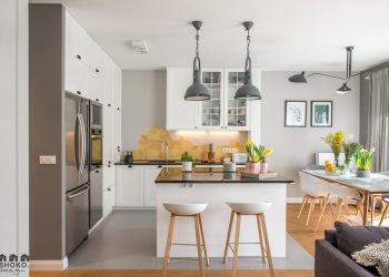 Modern, könnyed, világos közösségi tér - nappali, konyha, étkező - kellemes színekkel, textúrákkal, mintákkal - boho chic