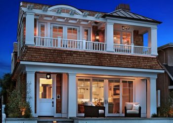 Otthonos és nagyon hangulatos ház belső udvarral és kis tetőterasszal