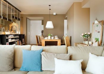 Egy tökéletes kis másfél szobás lakás   meleg, természetes árnyalatokkal - nyitott és mégis jól elválasztott   terekkel