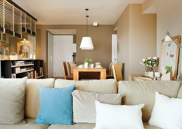 Egy tökéletes kis másfél szobás lakás   meleg, természetes árnyalatokkal - nyitott és mégis jól elválasztott   terekkel
