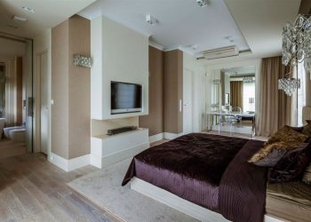 Elegáns kétszintes lakás meleg árnyalatokkal