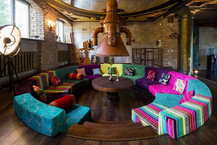 Különleges: loft lakás egy régi  élelmiszerboltból, eklektikus és meglepő elemekkel