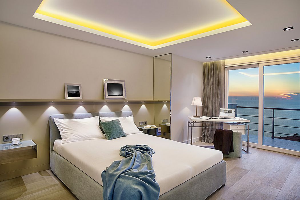 Mediterrán vízparti ház modern lakberendezés és dekoráció Mediterrán vízparti ház modern lakberendezés és dekoráció