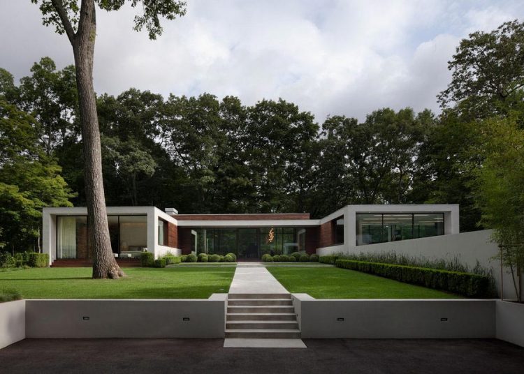 Modern ház közvetlen kapcsolatban az erdős környezettel - New Canaan Residence - Specht Architects