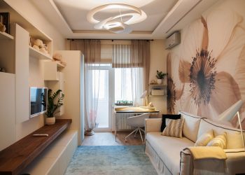 Kellemes meleg és élénk színek harmóniája egy háromszobás lakásban