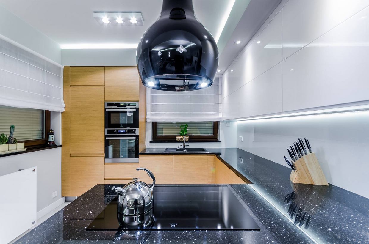 Családi ház modern, világos berendezéssel, hűvös elemek és meleg, természetes fa felületek elegáns kombinációjával - Studio Forma Családi ház modern, világos berendezéssel, hűvös elemek és meleg, természetes fa felületek elegáns kombinációjával - Studio Forma