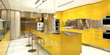 Ultramodern magasfényű sárga konyha - Pininfarina design