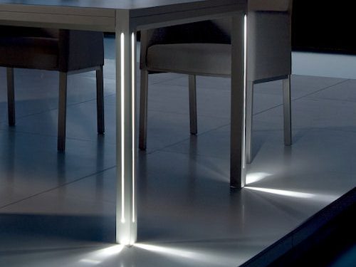 Kerti asztal beépített világítással - Luna a Manutti-tól