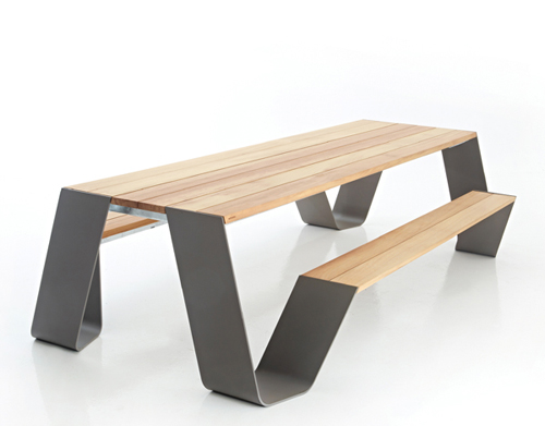 Egyedi kerti asztalok integrált napernyővel Egyedi kerti asztalok integrált napernyővel