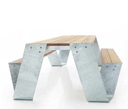 Egyedi kerti asztalok integrált napernyővel Egyedi kerti asztalok integrált napernyővel