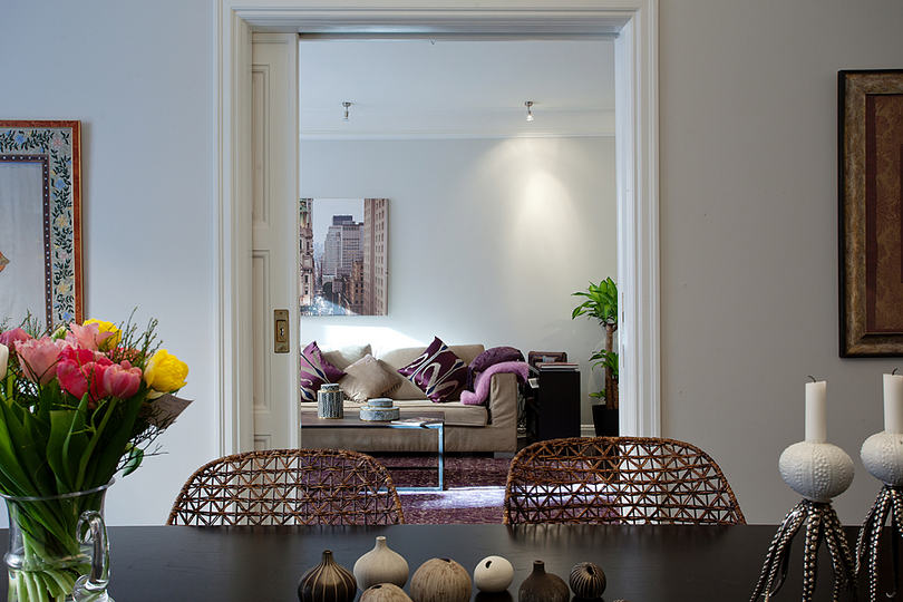 109nm-es szép modern lakás ügyesen válogatott egzotikus lakberendezési kiegészítőkkel 2