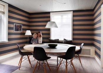 A tapétakereskedő lakása - kalandos faldekoráció - tollak, virágok, halak, madarak 1