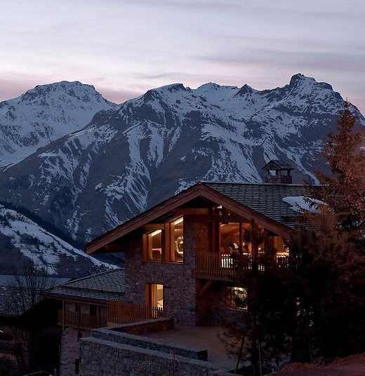 Alpesi síház, tradicionális épület modern belső terekkel - chalet beranger by noe duchaufour lawrance