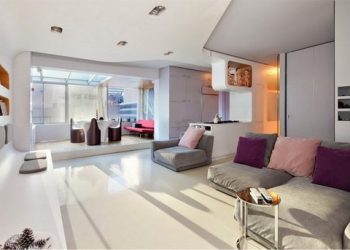 Modern lakás, kissé futurisztikus hangulatú nappalival