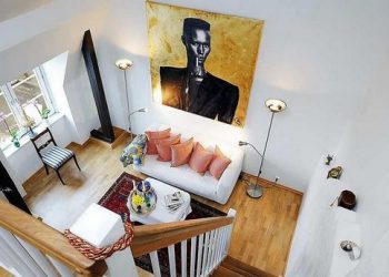 Grace Jones a nappaliban - tágas 45nm galériás lakás 1