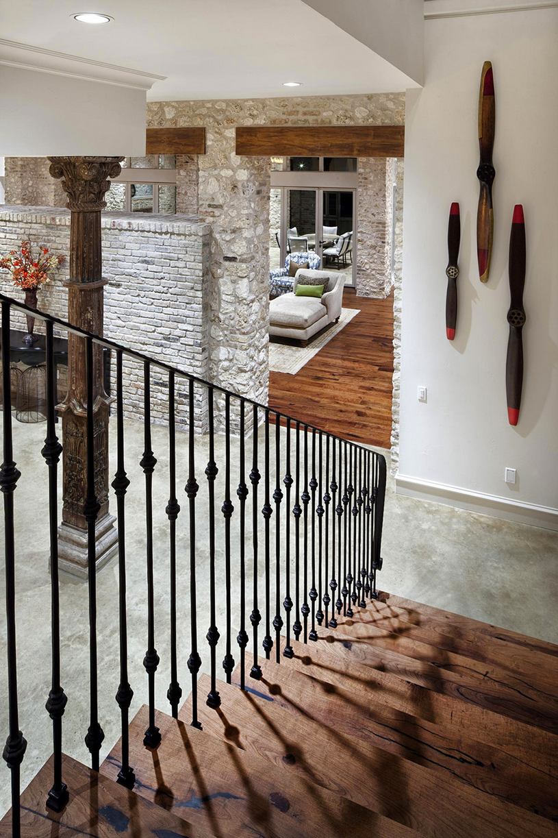 Hill Country Modern - Rusztikus elemek letisztult formában, a vidéki és városi stílus együtt egy lenyűgöző ingatlanban Hill Country Modern - Rusztikus elemek letisztult formában, a vidéki és városi stílus együtt egy lenyűgöző ingatlanban