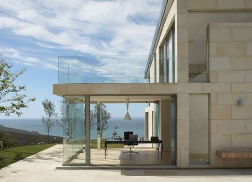 Homokkő és üveg ékszerdoboz - elegáns, modern ház a köves tengerparton | Garden Route, Dél Afrika 1