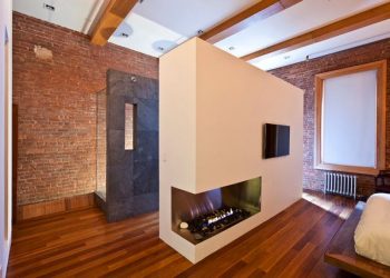 Klasszikus loft nyitott terekkel, meleg tégla és fa felületekkel - Jendretzki stúdió