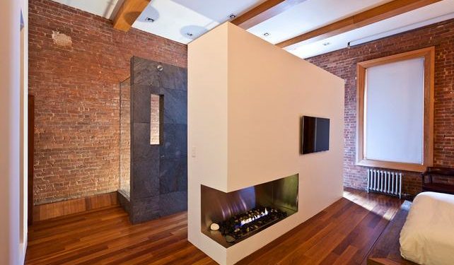 Klasszikus loft nyitott terekkel, meleg tégla és fa felületekkel - Jendretzki stúdió