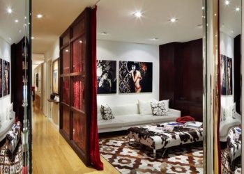 Két lakás ugyanabban az épületben egy testvérpárnak - egy színes és egy józan lakberendezés 1