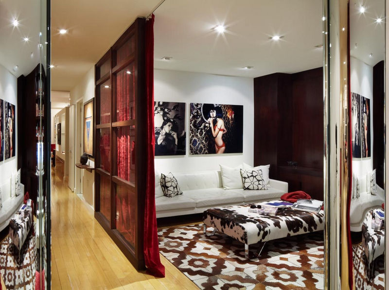 Két lakás ugyanabban az épületben egy testvérpárnak - egy színes és egy józan lakberendezés 2