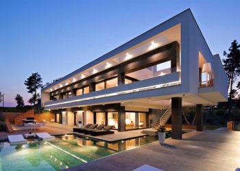 Modern kétszintes ház Katalóniában - La Vinya Home | Lagula Arquitectes 1