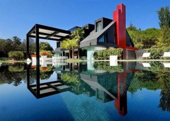 Látványos modern villa tágas belső terekkel 1