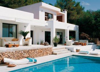 Mediterrán stílus - természetes és fa elemek fehér, modern köntösben