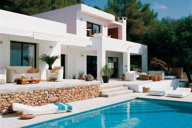 Mediterrán stílus - természetes és fa elemek fehér, modern köntösben