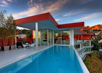 Panoráma és üvegfalak - modern villa a hollywoodi dombokon 1