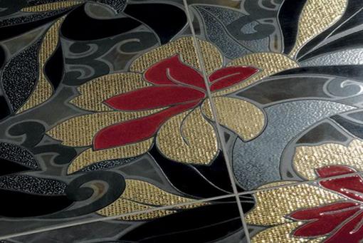 Luxus falicsempe virág motívumokkal