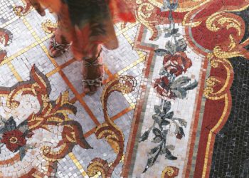 Luxus mozaik csempe szőnyeg a barokk romanticizmus jegyében - SICIS mozaikok