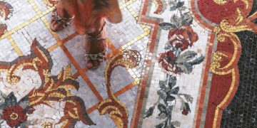 Luxus mozaik csempe szőnyeg a barokk romanticizmus jegyében - SICIS mozaikok