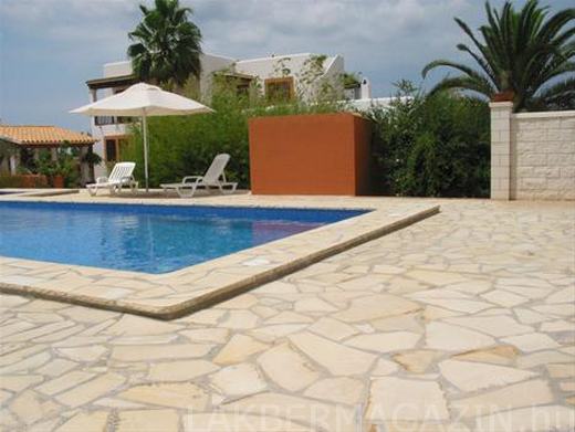 Solnhofeni mészkő, bányanyers felülettel