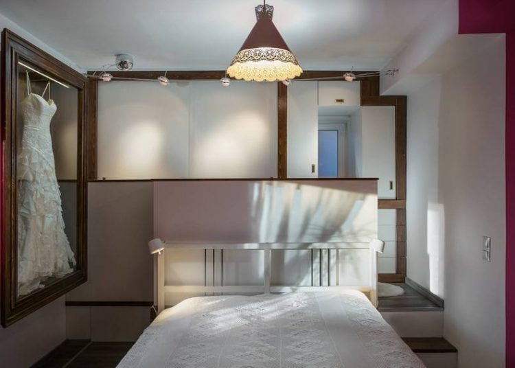 Kétszintes gardrób tervezése és építése praktikus helykihasználással - egyedi bútor megoldások