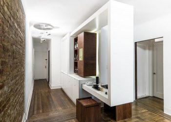 Többfunkciós bútor látványosan - előszoba bútor, étkező két személynek vagy éppen bárszekrény