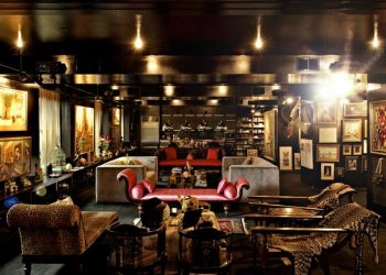 Extrém lakberendezés: egy szinte teljesen fekete lakás