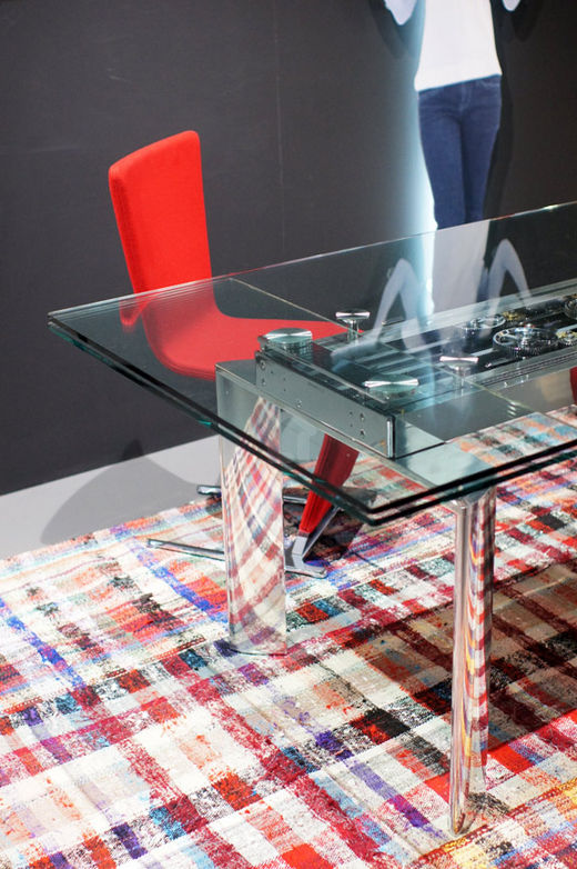 Toldható üveg ebédlőasztal látványos szerkezettel - az Astrolab, a Roche Bobois újdonsága 3 Toldható üveg ebédlőasztal látványos szerkezettel - az Astrolab, a Roche Bobois újdonsága 3