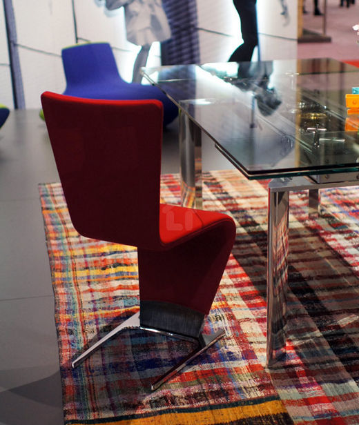 Toldható üveg ebédlőasztal látványos szerkezettel - az Astrolab, a Roche Bobois újdonsága 4 Toldható üveg ebédlőasztal látványos szerkezettel - az Astrolab, a Roche Bobois újdonsága 4