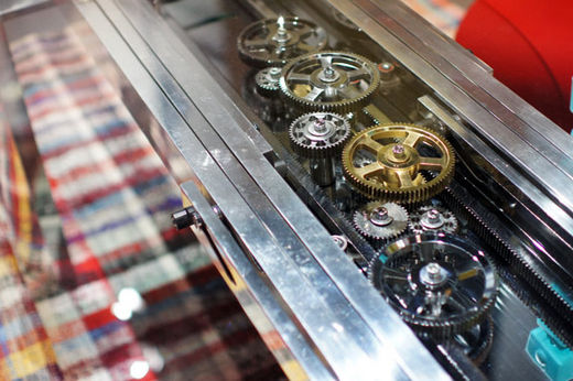 Toldható üveg ebédlőasztal látványos szerkezettel - az Astrolab, a Roche Bobois újdonsága 5 Toldható üveg ebédlőasztal látványos szerkezettel - az Astrolab, a Roche Bobois újdonsága 5