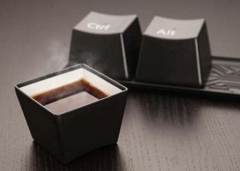 Ötletes Ctrl-Alt-Delete kávéscsésze szett számítógép függőknek