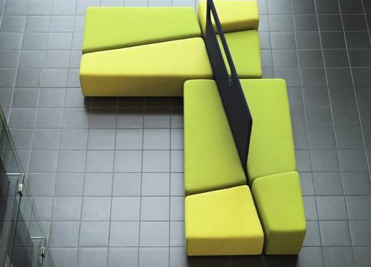 Közösségi terek és várószobák arculatát színesítő, formabontó stílusú kanapé | Diagonal - MARTELA