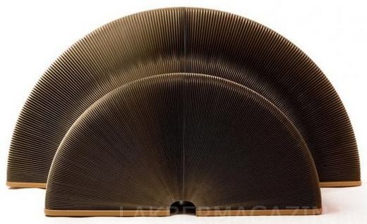 hajlékony és rugalmas, teljes egészében újrahasznosított papírból és hulladék fából készült különleges karton szék