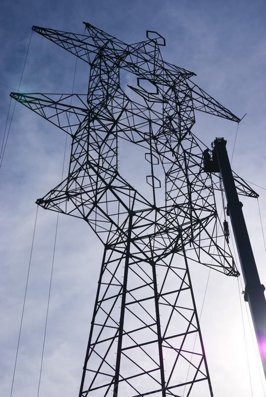 bohócoszlop-nak nevezett távvezetéki oszlop bohócoszlop-nak nevezett távvezetéki oszlop