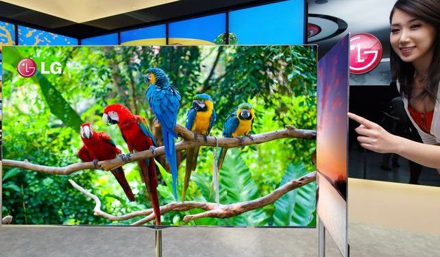 Az 55 hüvelyk (139,7 cm) képátlójú, lenyűgözően keskeny LG OLED TV kiváló képminőséget nyújt - az EISA bírái által is elismert - lenyűgöző kontraszt, valamint a széles látószög révén.