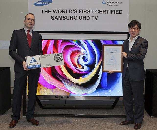A hajlított képernyőjű OLED TV, valamint a Samsung S9 Ultra HD felbontású televízió is szakmai díjakban részesültek