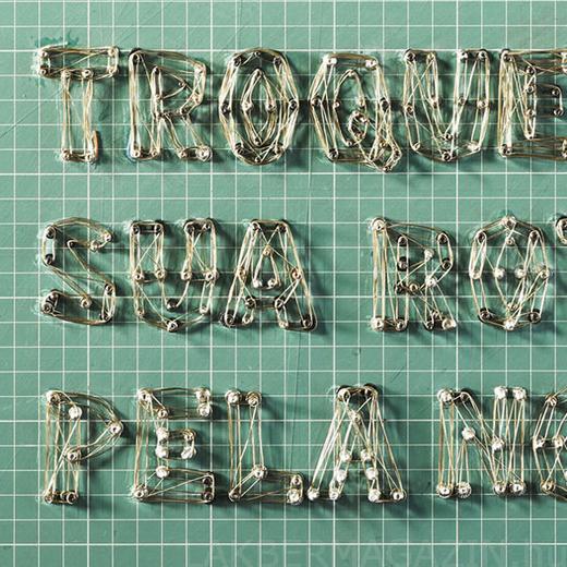 Látványos, kreatív plakátok egy reklámkampányhoz elektronikus hulladékokból