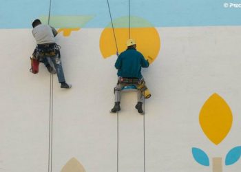 Új színekkel és street art alkotásokkal díszíti ki néhány héten belül a budapesti romkocsmák tűzfalait a Színes Város Csoport